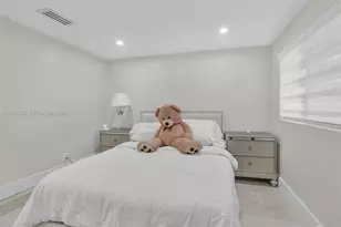 8818 SW 16th St, Miami, FL 33165 - Photo 31