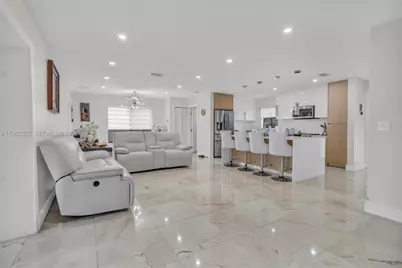 8818 SW 16th St, Miami, FL 33165 - Photo 9