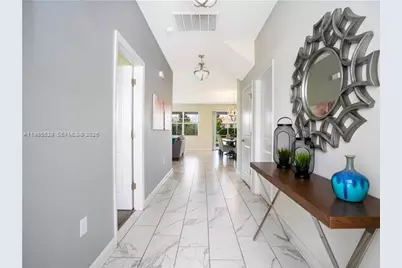 1568 Maidstone Ct, Other City - In The State Of Florida, FL 33896 - Photo 5