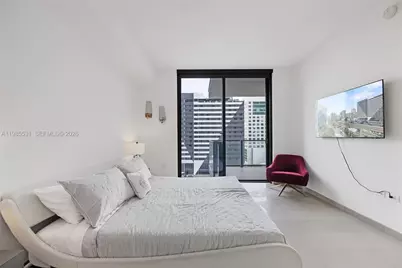 88 SW 7th St #1010, Miami, FL 33130 - Photo 15