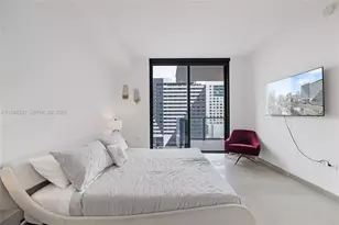 88 SW 7th St, Miami, FL 33130 - Photo 15