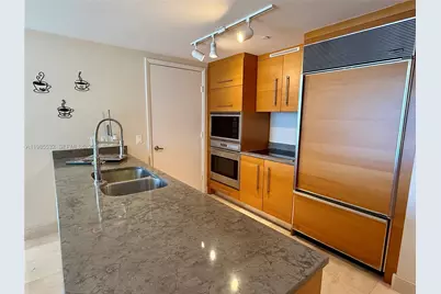 475 Brickell Ave #3913, Miami, FL 33131 - Photo 3