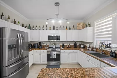 12826 SW 134th St, Miami, FL 33186 - Photo 11