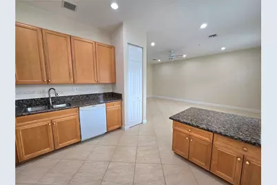 6841 N Lakeside Cir N #109-1, Davie, FL 33314 - Photo 17