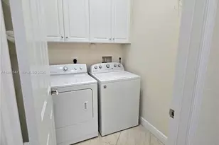 6841 N Lakeside Cir N, Davie, FL 33314 - Photo 33