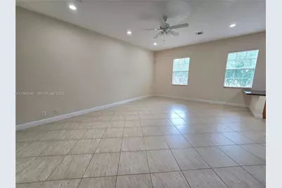 6841 N Lakeside Cir N #109-1, Davie, FL 33314 - Photo 11