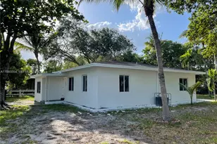 771 NE 137th St, North Miami, FL 33161 - Photo 1
