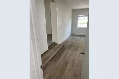 771 NE 137th St, North Miami, FL 33161 - Photo 13