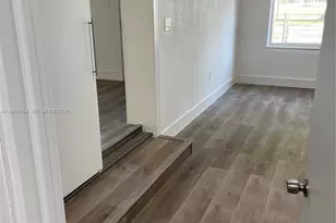 771 NE 137th St, North Miami, FL 33161 - Photo 13