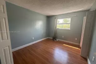 8185 NW 7th St, Miami, FL 33126 - Photo 13