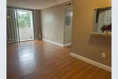 8185 NW 7th St #319, Miami, FL 33126 - Photo 7