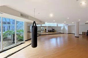 20281 E Country Club Dr, Aventura, FL 33180 - Photo 21