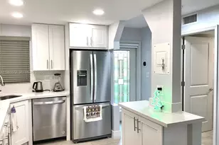 8900 Washington Blvd, Pembroke Pines, FL 33025 - Photo 7