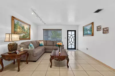 9440 SW 54th St, Miami, FL 33165 - Photo 9