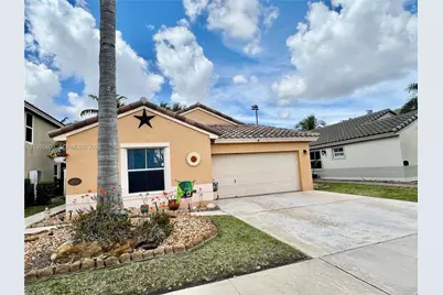 2102 NW 193rd Ave, Pembroke Pines, FL 33029 - Photo 5
