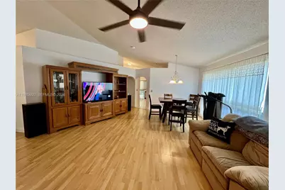 2102 NW 193rd Ave, Pembroke Pines, FL 33029 - Photo 7