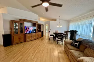 2102 NW 193rd Ave, Pembroke Pines, FL 33029 - Photo 7