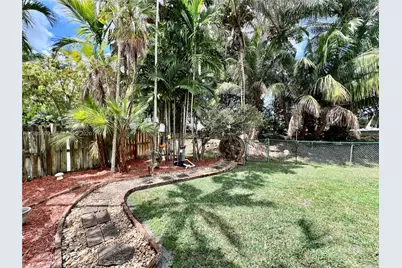 2102 NW 193rd Ave, Pembroke Pines, FL 33029 - Photo 29