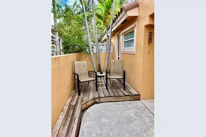 2102 NW 193rd Ave, Pembroke Pines, FL 33029 - Photo 3