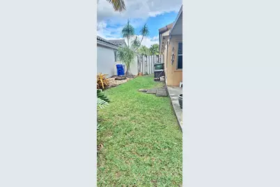 2102 NW 193rd Ave, Pembroke Pines, FL 33029 - Photo 35