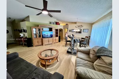 2102 NW 193rd Ave, Pembroke Pines, FL 33029 - Photo 13