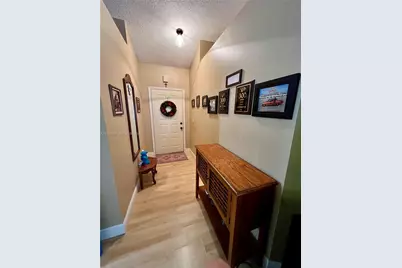 2102 NW 193rd Ave, Pembroke Pines, FL 33029 - Photo 5