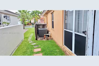 2102 NW 193rd Ave, Pembroke Pines, FL 33029 - Photo 35
