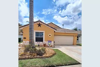 2102 NW 193rd Ave, Pembroke Pines, FL 33029 - Photo 1