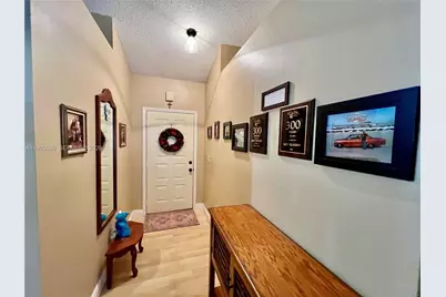 2102 NW 193rd Ave, Pembroke Pines, FL 33029 - Photo 11