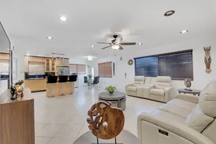 11685 Canal Dr, North Miami, FL 33181 - Photo 3