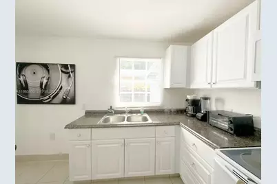 412 NW 95th St, Miami, FL 33150 - Photo 11