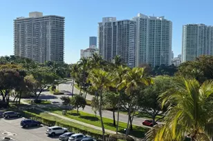 3675 N Country Club Dr, Aventura, FL 33180 - Photo 15