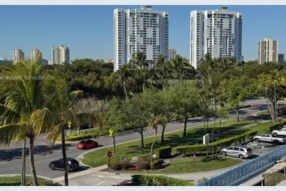 3675 N Country Club Dr #508, Aventura, FL 33180 - Photo 19