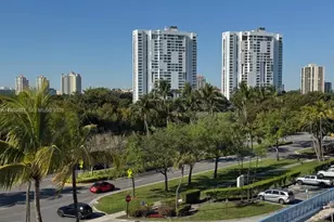 3675 N Country Club Dr, Aventura, FL 33180 - Photo 19