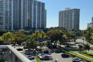 3675 N Country Club Dr, Aventura, FL 33180 - Photo 17