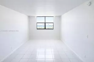 290 W 174th St, Sunny Isles Beach, FL 33160 - Photo 3