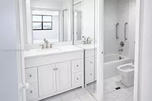 290 W 174th St, Sunny Isles Beach, FL 33160 - Photo 7