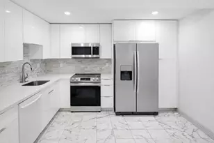 290 W 174th St, Sunny Isles Beach, FL 33160 - Photo 9