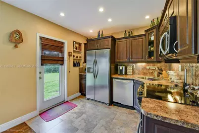 6457 SW 10th St, West Miami, FL 33144 - Photo 13