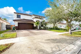 22542 SW 103rd Ct, Cutler Bay, FL 33190 - Photo 3