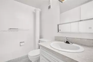 5731 NW 37th St, Virginia Gardens, FL 33166 - Photo 21