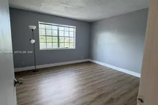 8657 SW 5th St, Pembroke Pines, FL 33025 - Photo 19