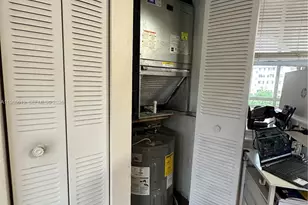 8657 SW 5th St, Pembroke Pines, FL 33025 - Photo 15