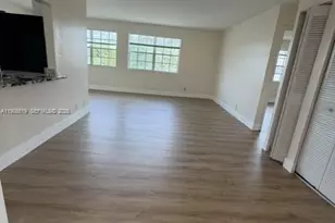 8657 SW 5th St, Pembroke Pines, FL 33025 - Photo 17