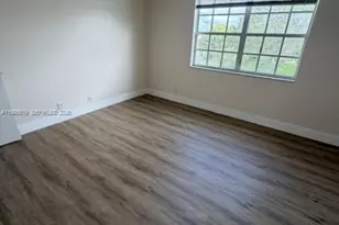 8657 SW 5th St, Pembroke Pines, FL 33025 - Photo 9