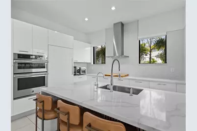 8281 NW 48th Ter, Doral, FL 33166 - Photo 23