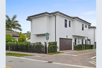 8281 NW 48th Ter, Doral, FL 33166 - Photo 7