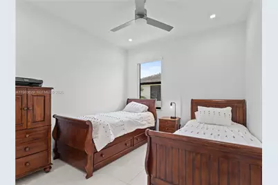 8281 NW 48th Ter, Doral, FL 33166 - Photo 35