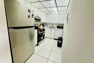 17530 NW 68th Ave, Hialeah, FL 33015 - Photo 13