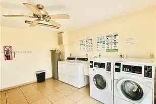 17530 NW 68th Ave, Hialeah, FL 33015 - Photo 27